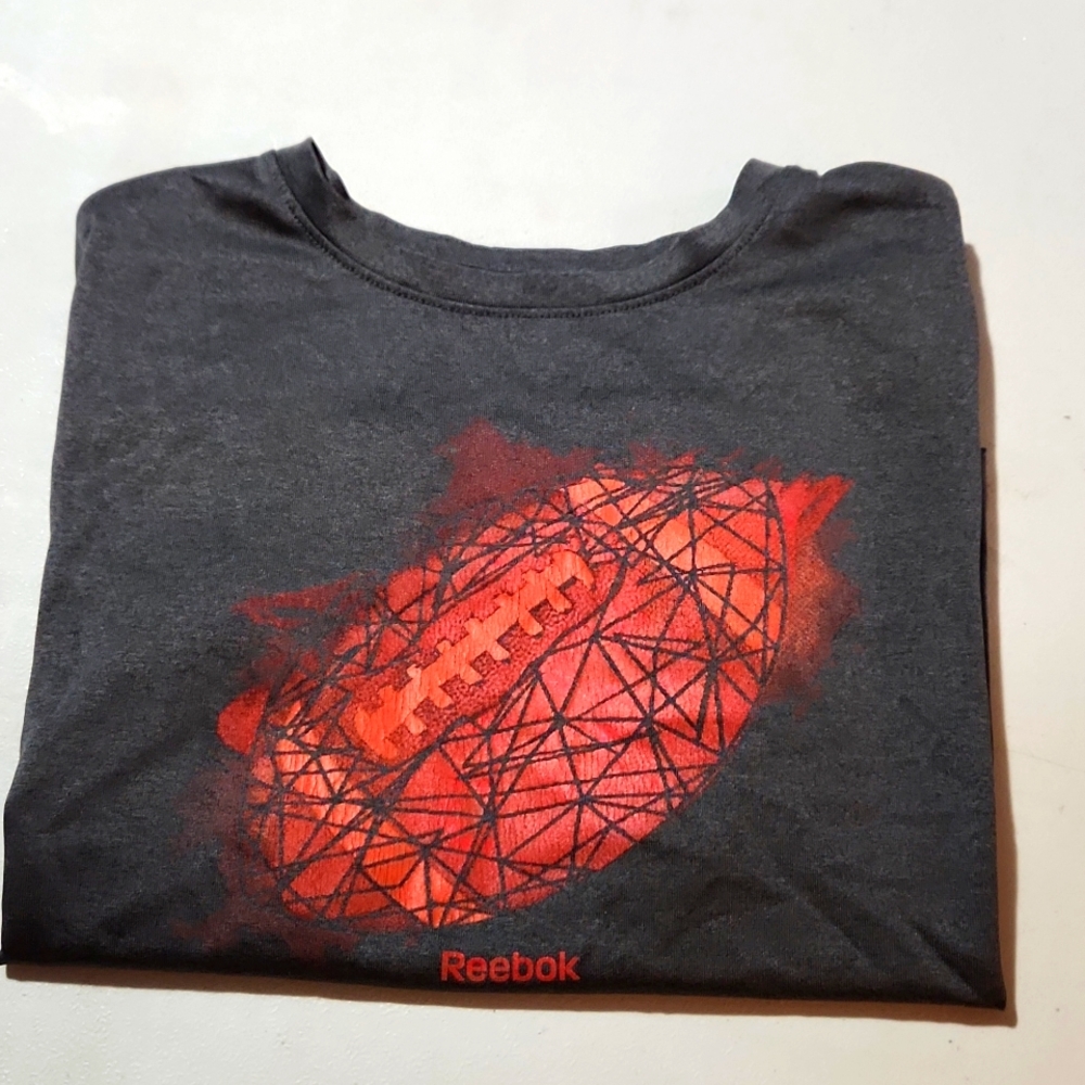 Reebok football tshirt gray & red large